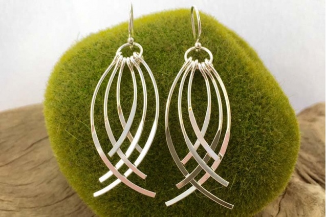 curved_chandelier_earrings