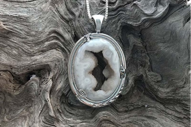 druzy_quartz_pocket_pendant